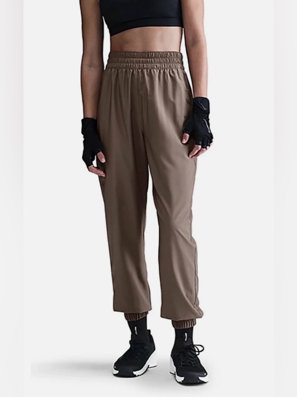 NWT Nike One Women's Dri-FIT High-Waisted 7/8 Joggers – Mink Brown – Size M